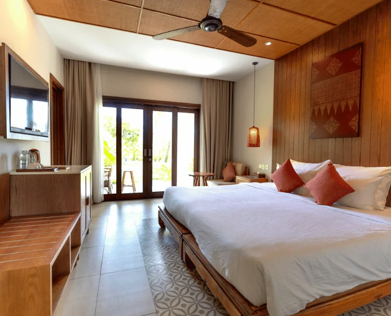 Hotel suite setting for Nashville mobile spray tanning